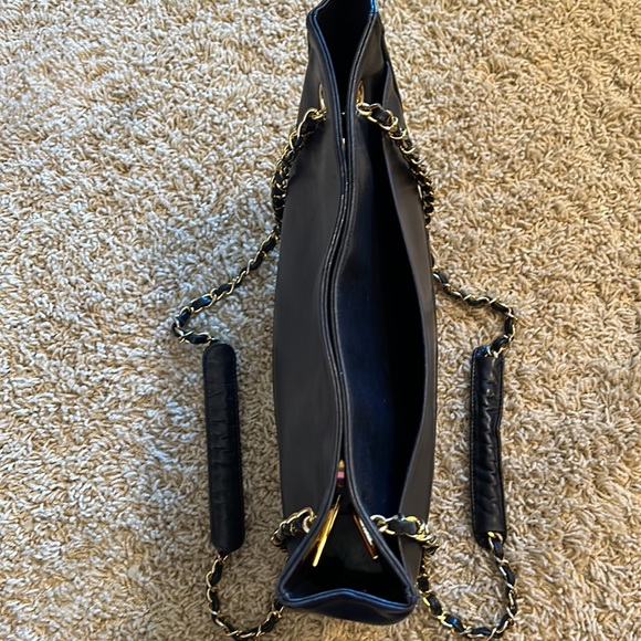 Chanel lambskin matrasse double chain shopping tote bag - Picture 8 of 13